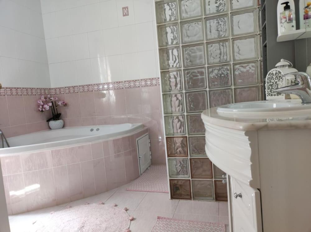 Château Angélique Villa Montroy Esterno foto